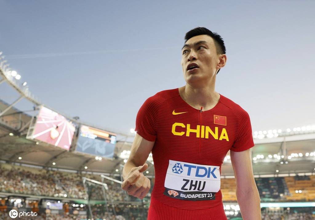 谈远藤航我喜欢今天比赛他的表现，不过在他好不容易适应球队时却要参加亚洲杯，这有些遗憾，但还是要接受事实。