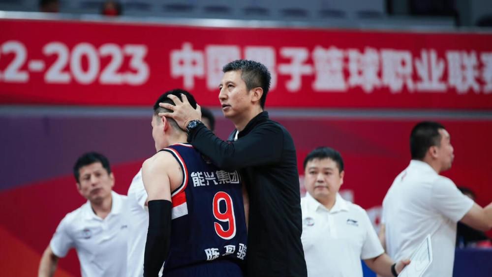 明天凌晨0点，利雅得胜利客场对阵杜尚别独立。